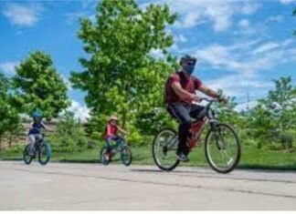 Three Ways to Promote Bicycle Safety While Cycling to Work